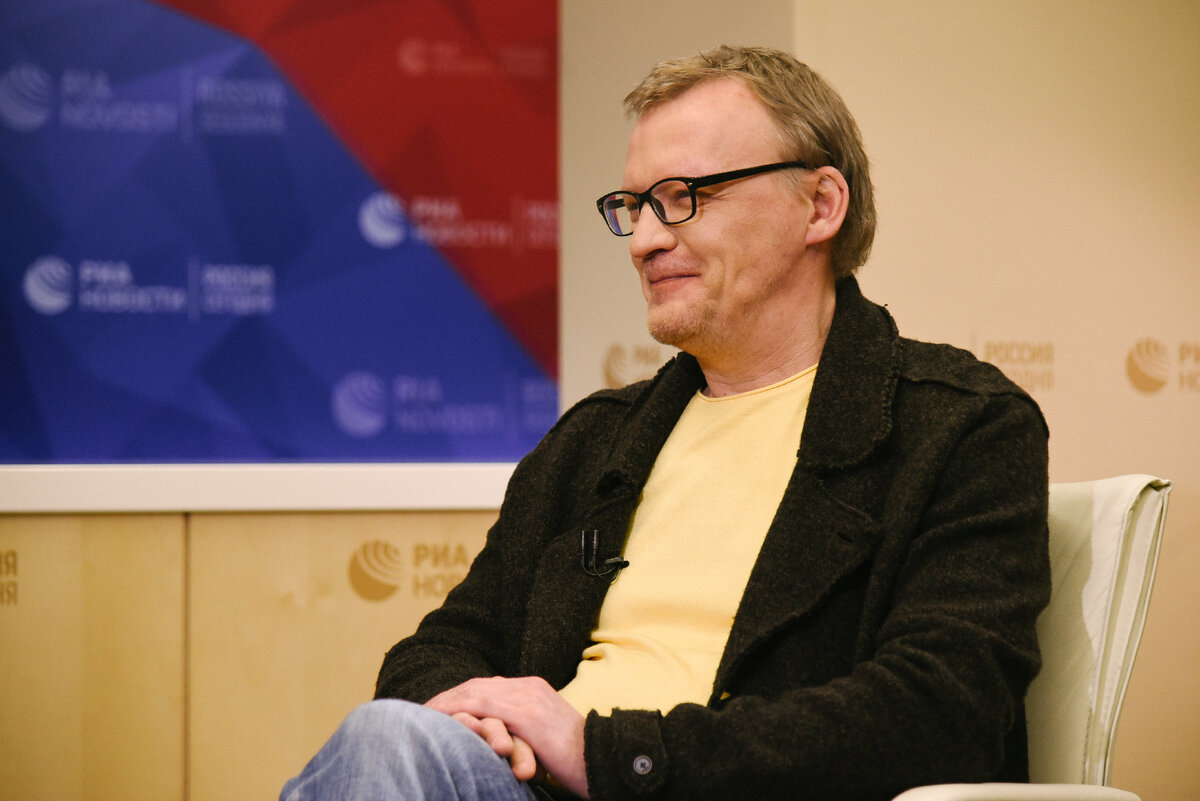 Алексей Серебряков: У нас силовых структур на порядки больше, чем в любой цивилизованной стране Алексей Серебряков: У нас силовых структур на порядки больше, чем в любой цивилизованной стране образом, больше, сейчас, сегодня, стране, говорит, людей, вернулся, ничего, приходит, многие, картинка, центру, какимто, населения, Ирландию, мечтателя, отрезвить, структураЗнаю, бизнес