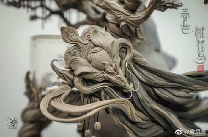 Фрагмент скульптуры Весенний маг: Остров персикового цветка. Автор: Yuanxing Liang.