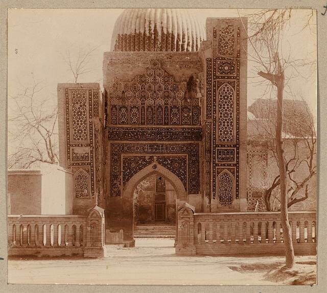 Vkhod v mechetʹ Gur-Ėmir. Samarkand.