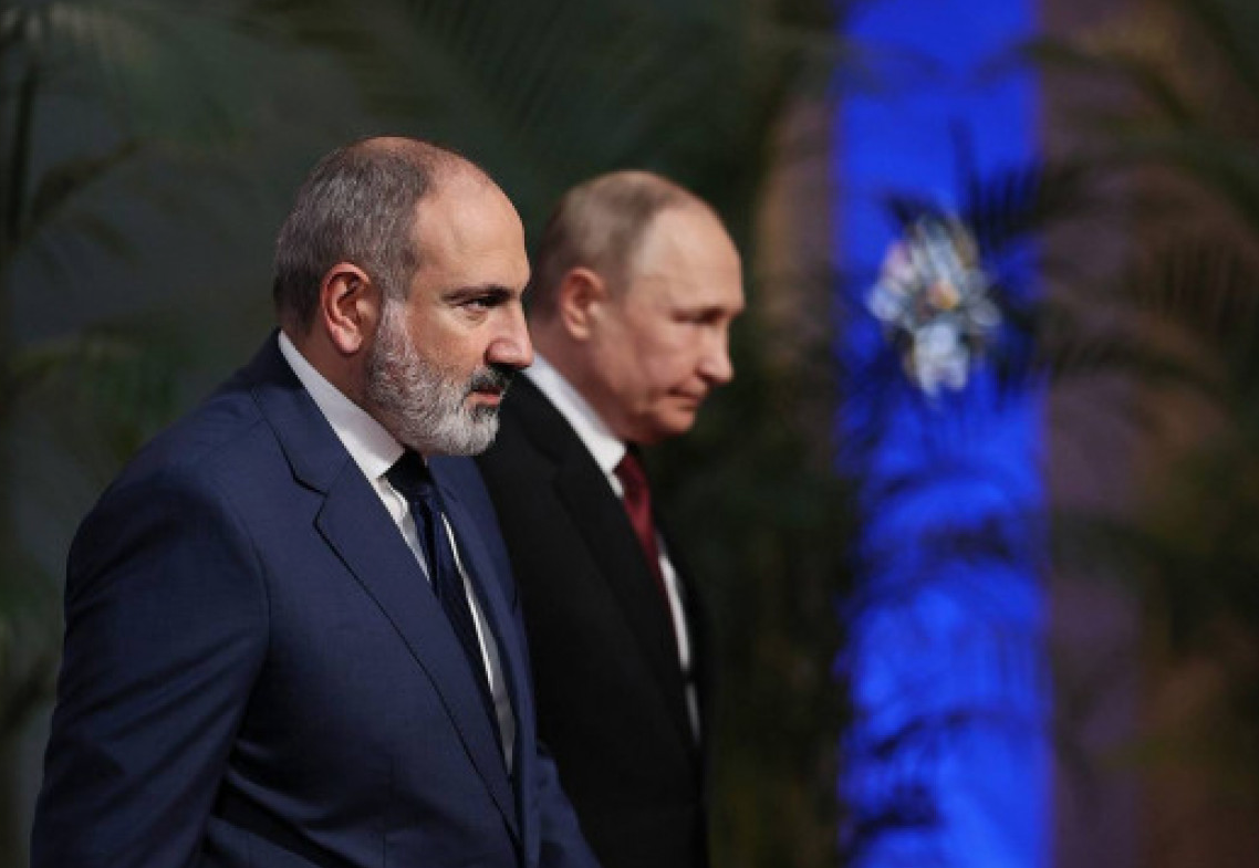 Ночью в Кремле были завершены переговоры между президентом РФ Владимиром Путиным и премьер-министром Армении Пашиняном.-5