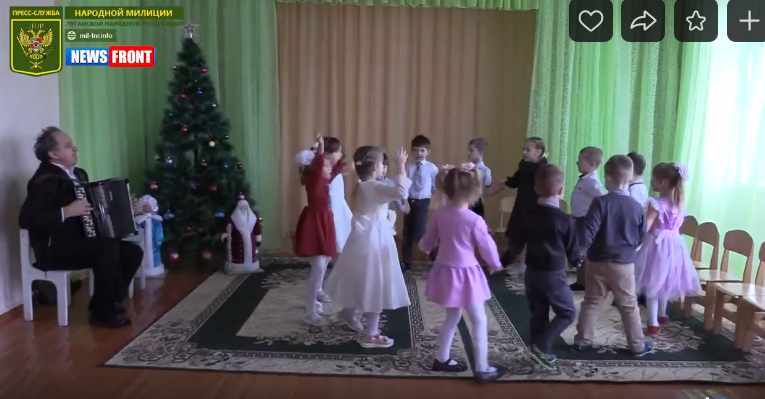 Военнослужащие и группа "Москва-Донбасс" поздравили с детей Республики с праздником Крещения