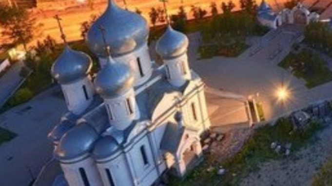 В Новосибирске 16-летний подросток напал на православный храм с ножом