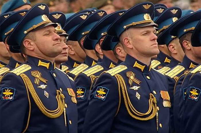 Что означают петлицы на новой форме российских офицеров