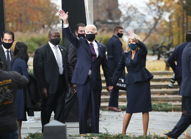 Дональд и Мелания Трамп впервые появились на публике после проигрыша в президентских выборах Звезды,Новости о звездах