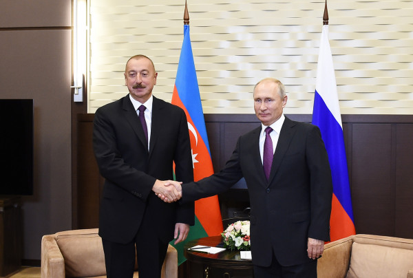 Путин поздравил президента Азербайджана Алиева с днем рождения