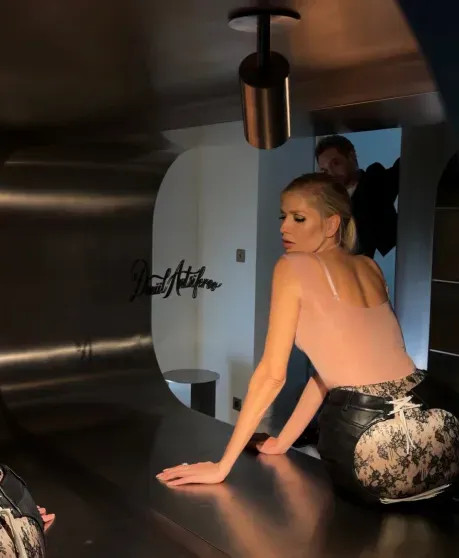 Оксана Самойлова, Елена Перминова и Кристина Романова встретились на Неделе моды в Париже Самойлова, Париже, Елена, Анциферов, Кристина, Влада, Перминова, Романова, презентации, который, СамойловаОксана, Оксана, ПерминоваОксана, бренда, коллекции, новой, нулевых, дизайнер, рамках, Даниил