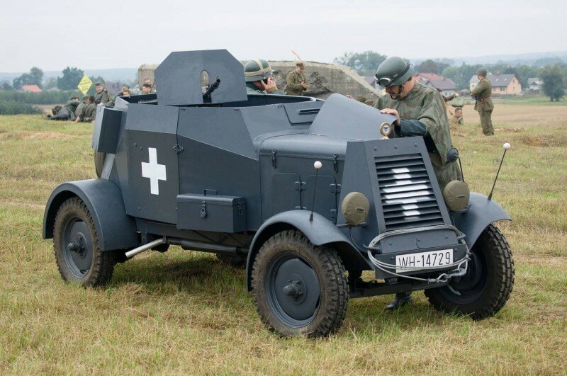 Maschinengewehrkraftwagen Sd.Kfz.13 «Adler» 