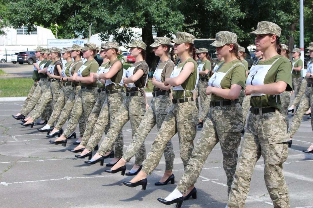 Украинку наказали за уклонение от воинского учёта (ФОТО) | Русская весна