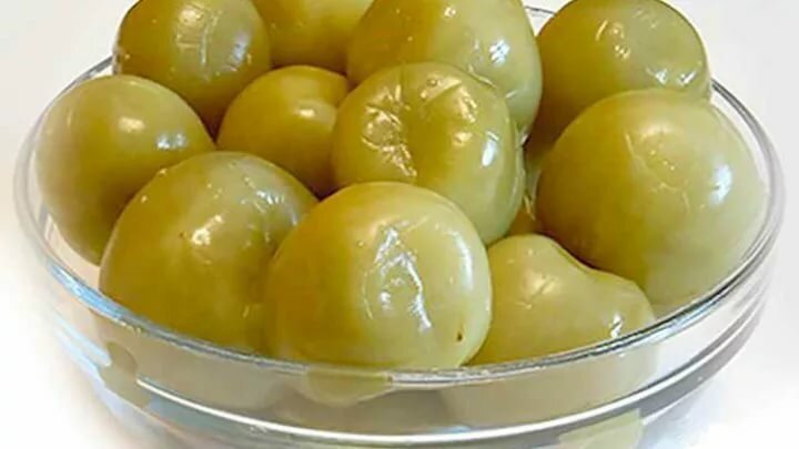 "Зеленые помидоры ест весь западный мир, а вы что творите?"