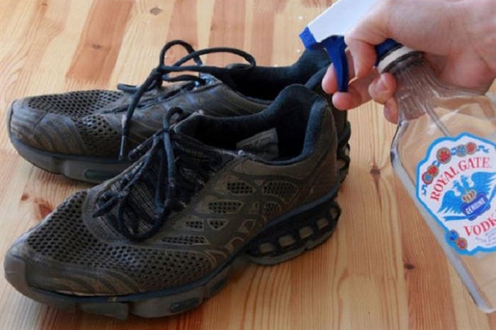 7 популярных способов разносить новую обувь без боли и мозолей