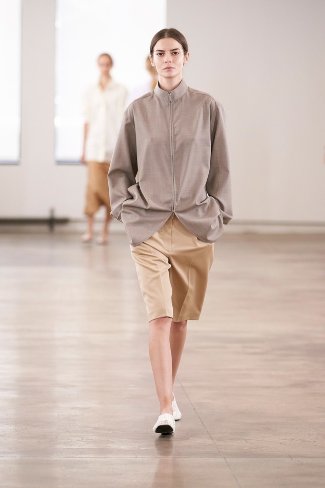 Правильные рубашки и юбки из необычного кружева: The Row RTW Spring 2020 Правильные рубашки и юбки из необычного кружева: The Row RTW Spring 2020 лучшее,мода,модные советы,Наряды