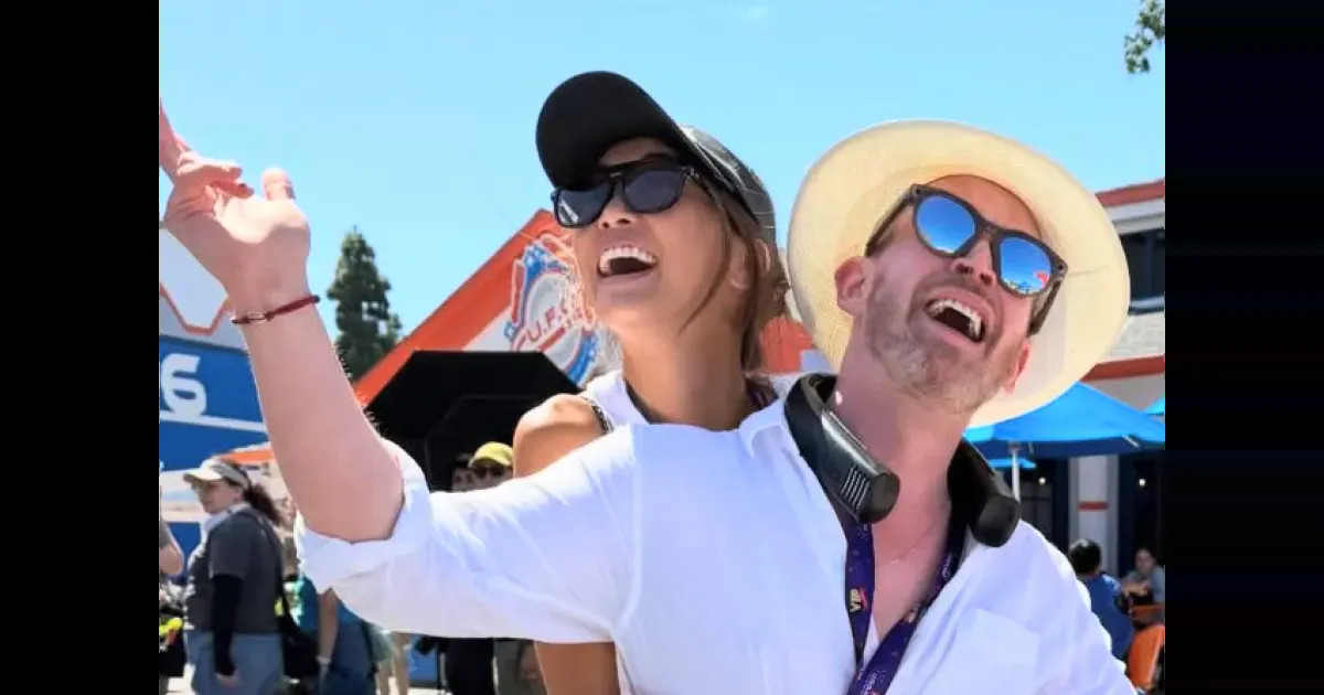 Маколей Калкин показал новые фото со своей невестой Брендой Сонг