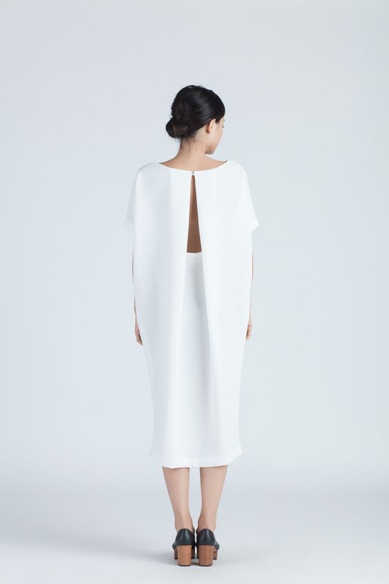 Белые блузки и платья с интересным декором на спине вдохновение,идеи,Одежда