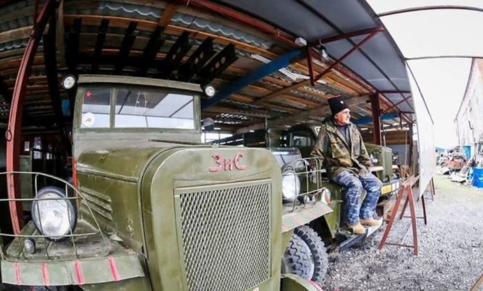 Пенсионер из России своими руками собрал коллекцию из 80 советских автомобилей Пенсионер из России своими руками собрал коллекцию из 80 советских автомобилей автомобили
