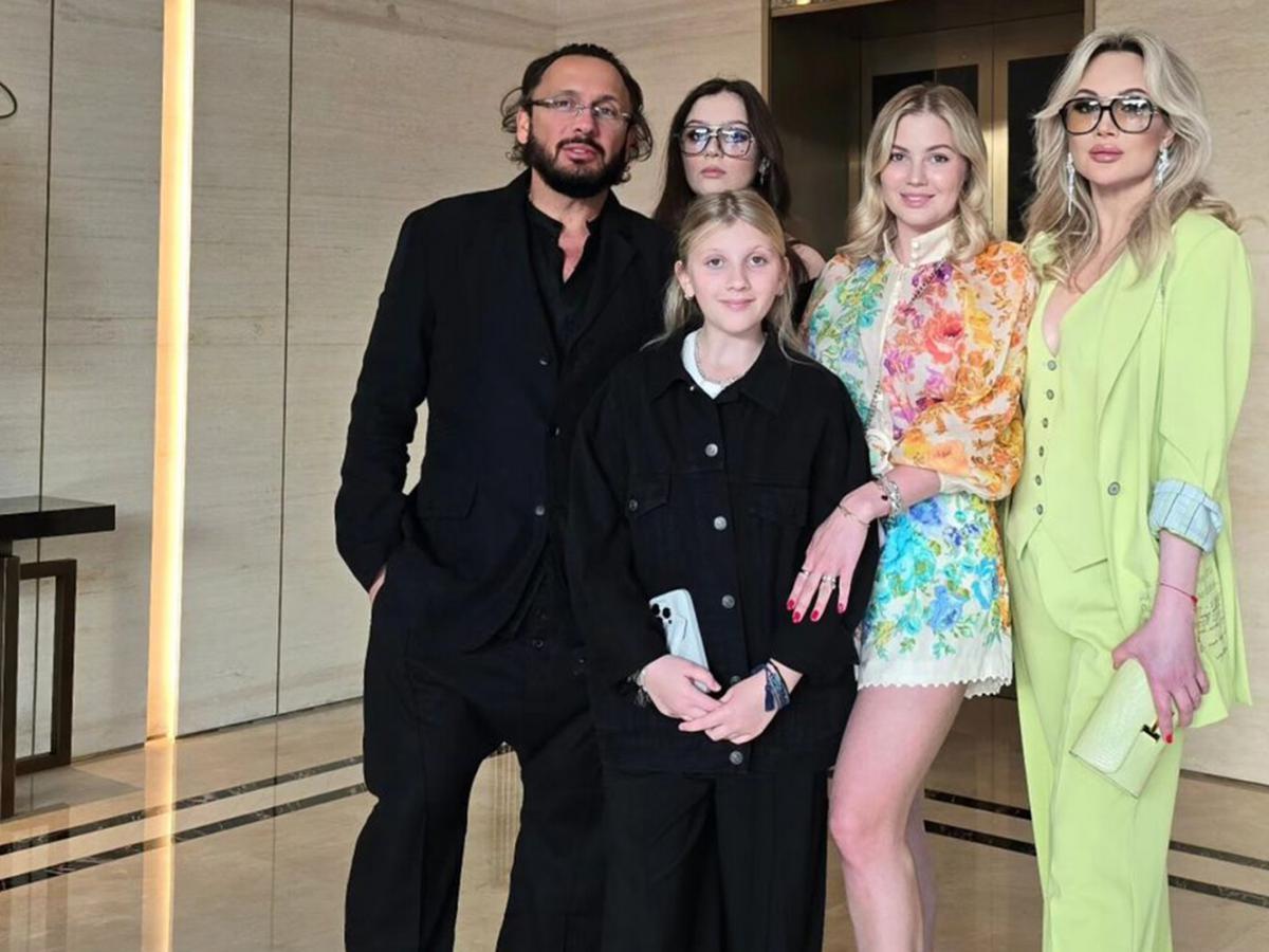 Стас Михайлов поделился редкими фото старшей дочери — поклонники певца сражены красотой девушки Михайлов, похожа, Андрей, Иванны, дочери, Иванна, отношений, также, Очень, социальные, младшая, после, красивая, мужем, образе, Канчельскис, очень, Беллуччи, женой, Михайлова