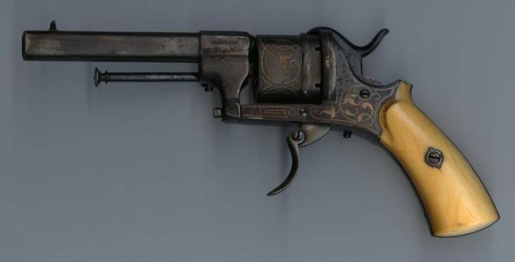 Украшенные револьверы Украшенные револьверы оружие