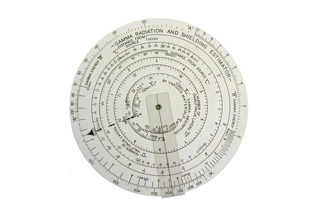 Математика Холодной войны. Смотрим логарифмические линейки для расчета уровня радиации Инвентарь