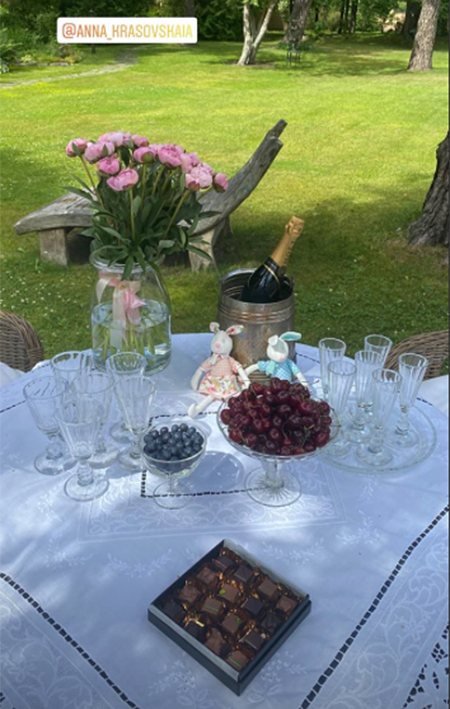 Сергей и Анна Семак поделились первой фотографией с внучкой Евой Дети,Дети знаменитостей