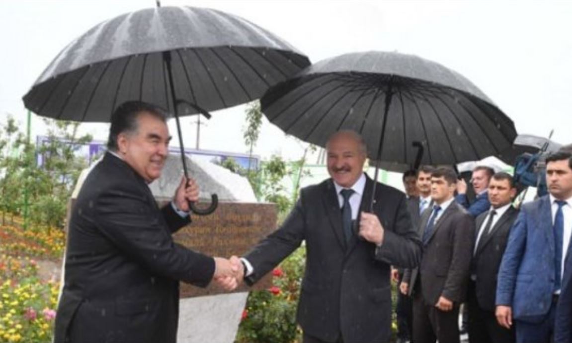 Таджики в белоруссии. Лукашенко и Рахмон. Луаленко в Таджикистане. Фото Лукашенко в Таджикистане.
