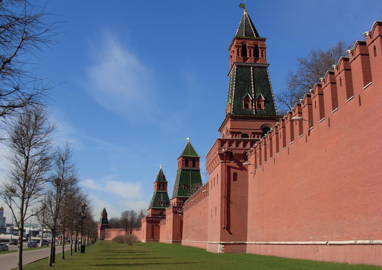 история кремлевской стены в москве