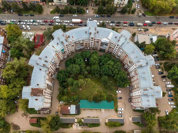 Зачем в СССР строили круглые дома⁠⁠ построен, здания, форме, Таганроге, более, Москве, завода, стали, общие, жилой, балконы, этого, внутренний, архитектора, Мельникова, выходят, квартир, квартирах, конце, через
