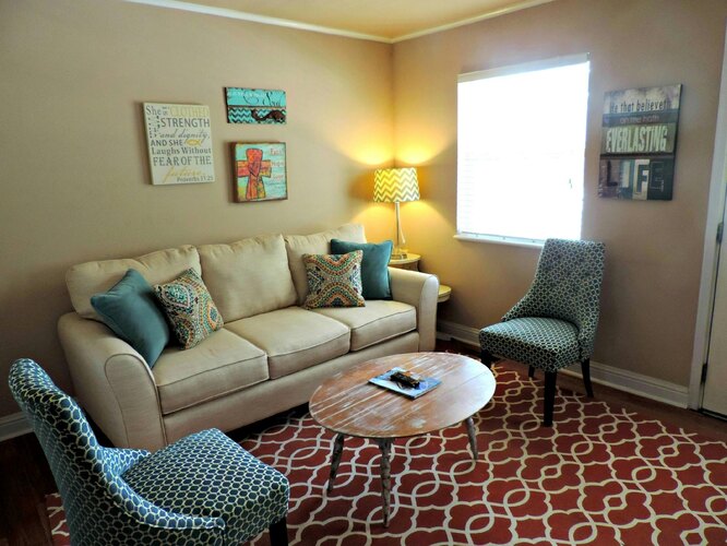 Не только у стены: 7 вариантов, где поставить диван в гостиной дивана, гостиной, комнаты, отдыха, позволяет, центре, диван, пространства, может, особенно, создать, также, помогает, оптимизации, диванов, подходит, гостиная, пространство, способствует, площадь