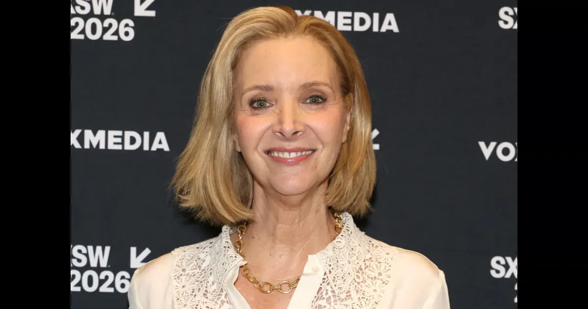 "Воспаление глаз и бугры на коже". Звезда "Друзей" Лиза Кудроу рассказала, почему навсегда отказалась от ботокса