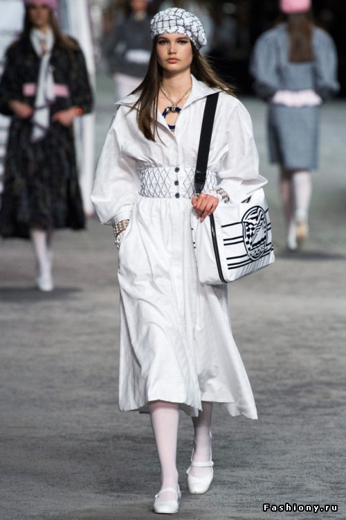 Chanel 2019 круизная коллекция Chanel 2019 круизная коллекция