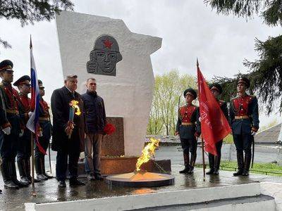 В честь 76-й годовщины Победы в Великой Отечественной войне в подмосковном селе Шкинь зажгли Огонь памяти
