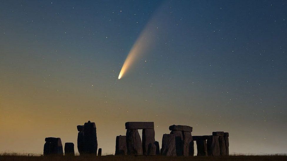 Фото: комета Неовайз приближается к Земле. Следующее рандеву - через 6800 лет caption, IMAGESImage, иллюстрацииGETTY, увидеть, видно, Комету, Неовайз, комета, Земле, можно, хорошо, марта, конце, комету, приблизится, будет, невооруженным, Комета, максимально, запечатлена