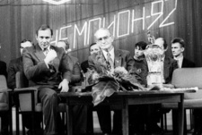 1992 год. Москва. Олег РОМАНЦЕВ и Николай СТАРОСТИН на награждении &quot;Спартака&quot;. Фото Александра ФЕДОРОВА, &quot;СЭ&quot;