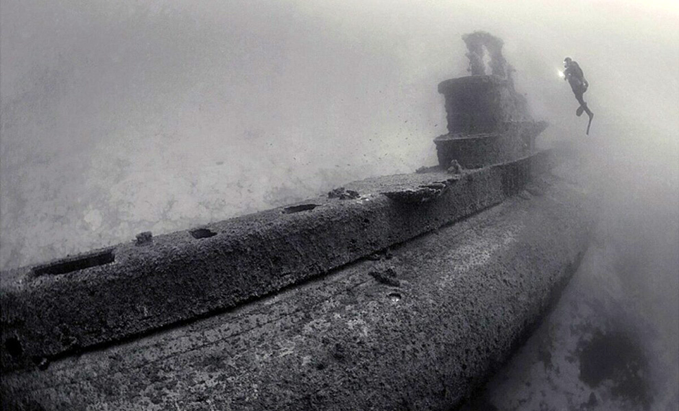У берегов Аргентины нашли подводную лодку неизвестной конструкции. Эксперты предполагают, что именно на ней бежал Гитлер