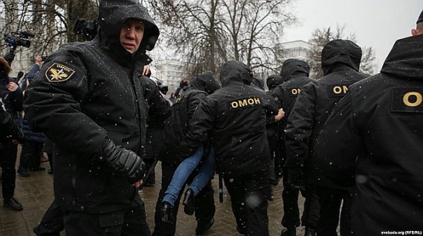 Лукашенко жестко пресёк митинги прозападной оппозиции (фото) 