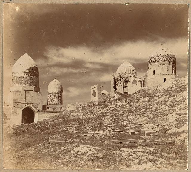 Obshchīĭ vid m. Shakh-Zinde s vostoka. Samarkand.