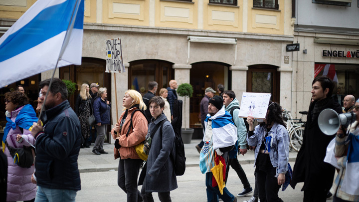 "УНЫЛО И ОПУЩЕННО ПОБРЕЛИ К СЕБЕ В ШТАБ": "ВАГНЕР" РАСПУГАЛ ЛИБЕРАЛОВ ДАЖЕ В СЕРБИИ