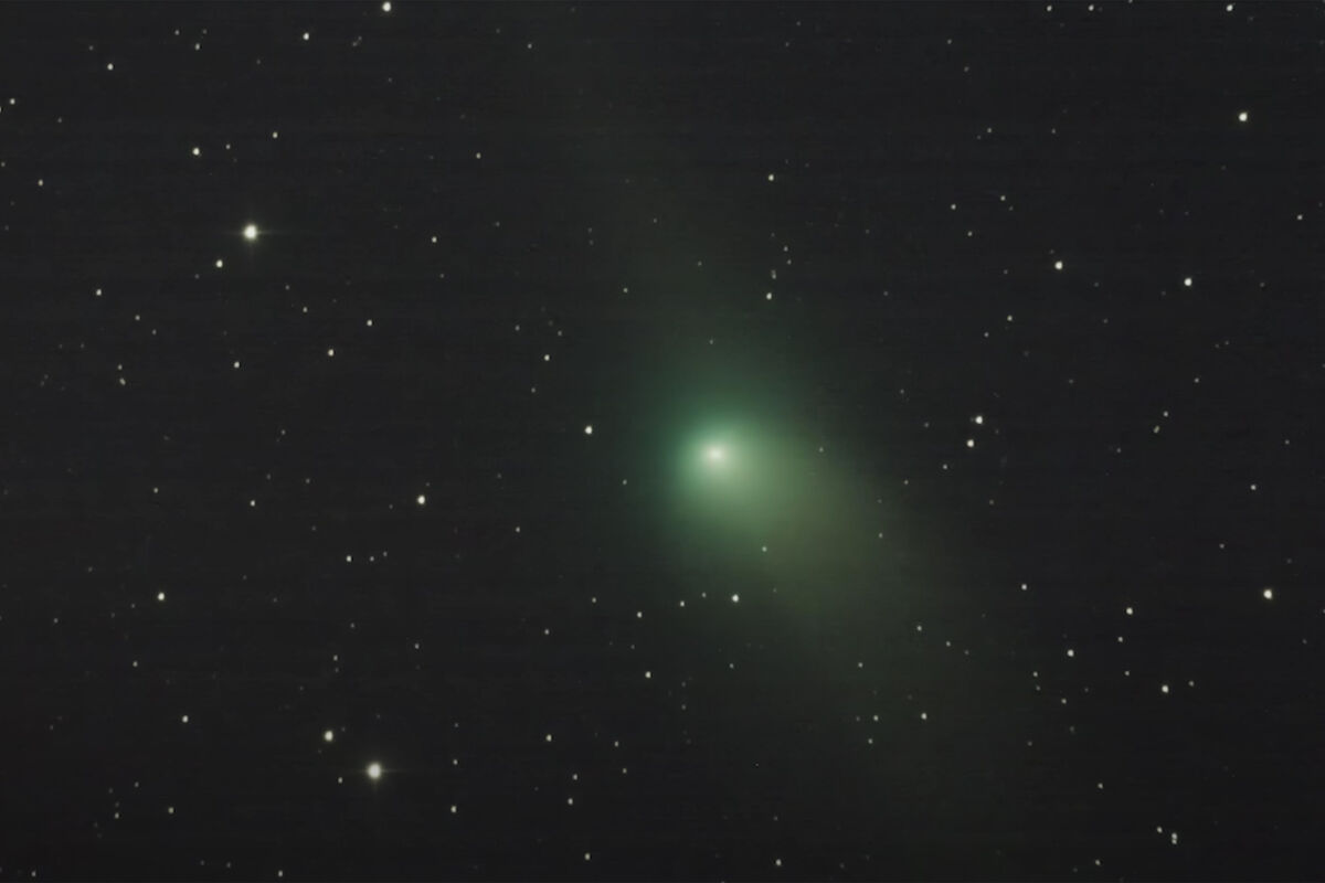 Spaceweather: поток солнечной плазмы врезался в комету 12P/Понса-Брукса