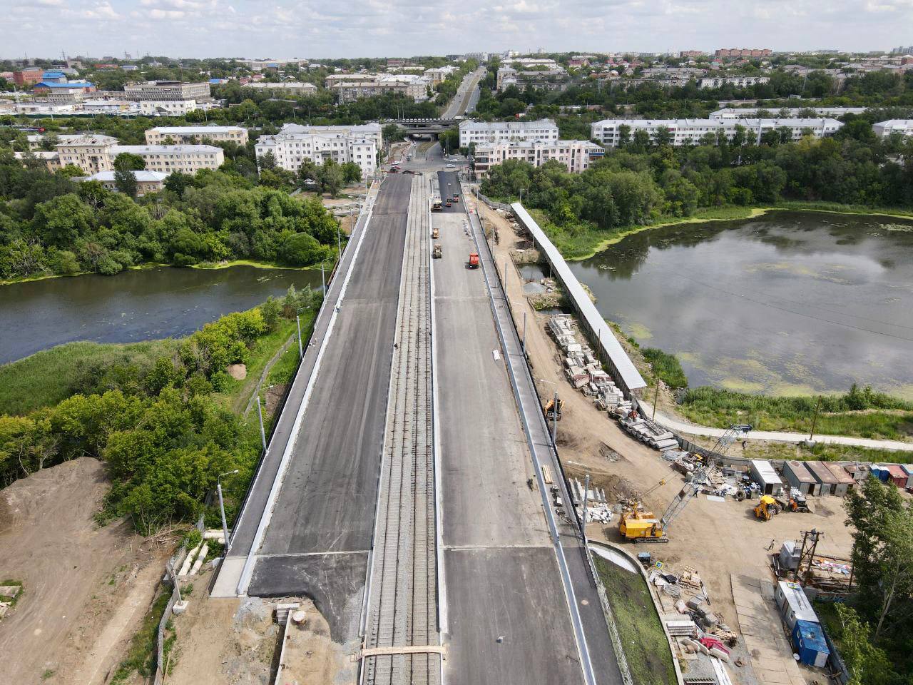 Ленинградский мост челябинск. Новый Ленинградский мост в Челябинске. Ленинградский мост после реконструкции в Челябинске. Автомобильный мост.