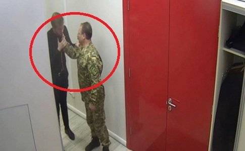 Депутат от партии Порошенко Олег Барна напал на сторонника Зеленского