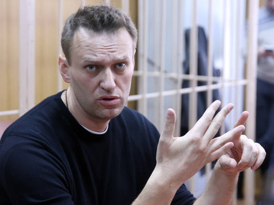 Эксперт объяснил желание Навального остаться в Германии
