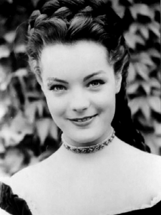 Роми Шнайдер - белокурый ангел Германии и единственная любовь Алена Делона. Она не оставила поле себя ничего... 