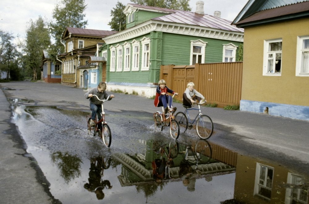 Художественная резьба XIX века смотрит на улицы Городца. / РИА Новости