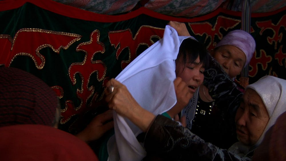 Ала качуу. Ала-качуу - кража невесты:. Похищение невесты в Киргизии. Похищение невесты в Казахстане.