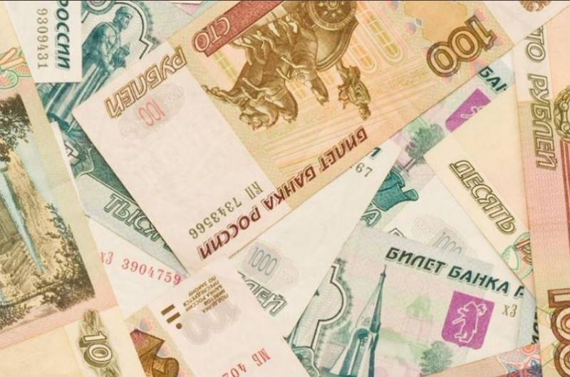 Сколько денег нужно для жизни: в России назван желаемый доход на семью