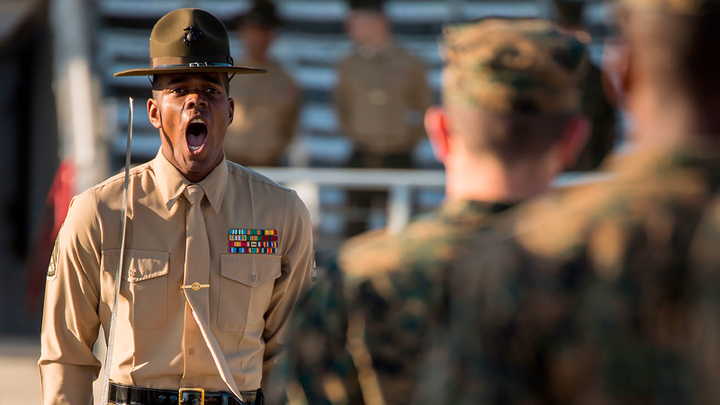 В груди мотор, а чип – в мозгу? Пентагон мечтает создать "суперсолдат" с имплантом в голове