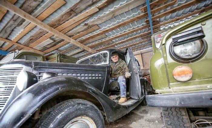 Пенсионер из России своими руками собрал коллекцию из 80 советских автомобилей Пенсионер из России своими руками собрал коллекцию из 80 советских автомобилей автомобили