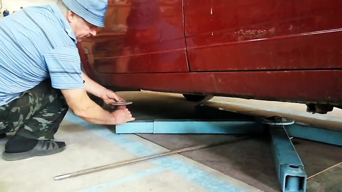 Как сделать автоподъемник у себя в гараже автомобили,водители,ремонт автомобилей
