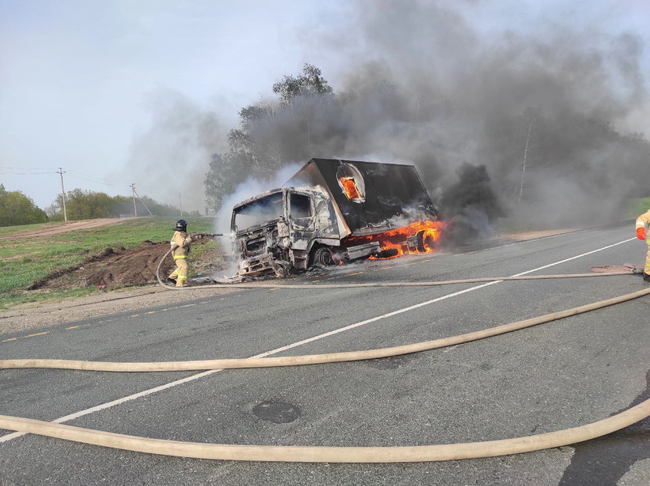 В Самарской области на трассе сгорел грузовик