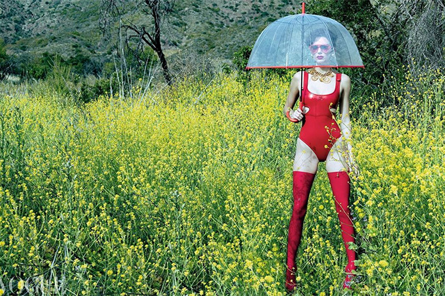 Поклонники сравнивают Кендалл Дженнер с ее мамой Крис из-за новой фотосессии с короткой стрижкой Поклонники сравнивают Кендалл Дженнер с ее мамой Крис из-за новой фотосессии с короткой стрижкой Фотосессии