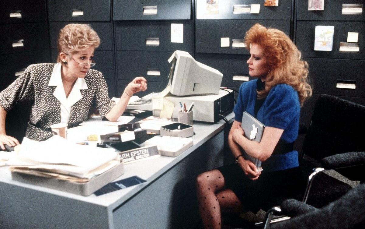 Никогда не делайте этого: 10 неочевидных вещей, за которые вас могут уволить фильма, сотрудник, потому, который, уволить, создает, сотрудников, которые, увольняют, «Деловая, Руководитель, россиян, Когда, энергию, навыки —, после, признают, коллег, могут, компании