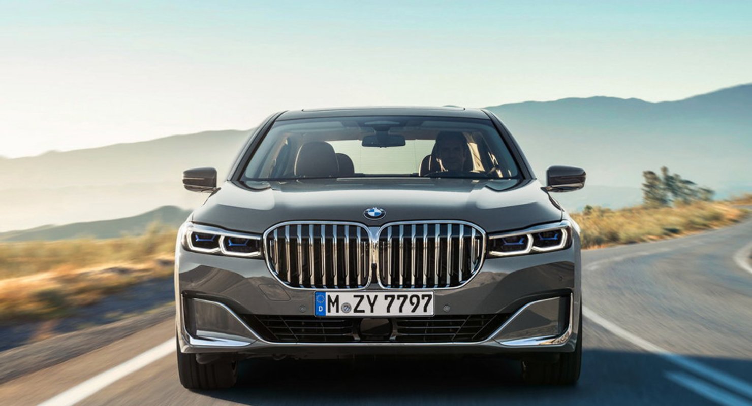 В Госдуме РФ предложили облагать налогом на роскошь машины дороже 4 млн рублей